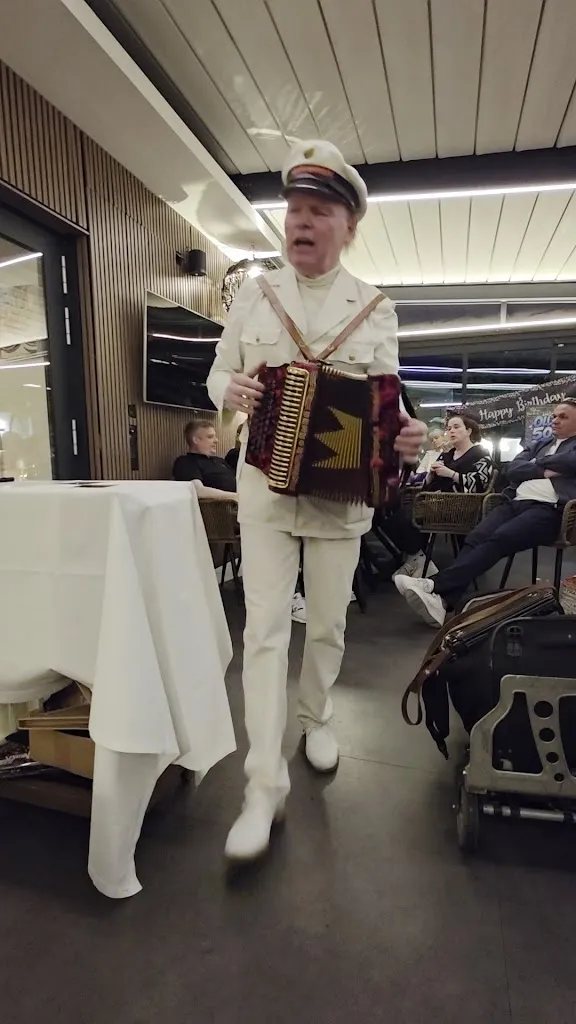 Delphi Hotel & Restaurant_Wulmstorf_slider_image_2