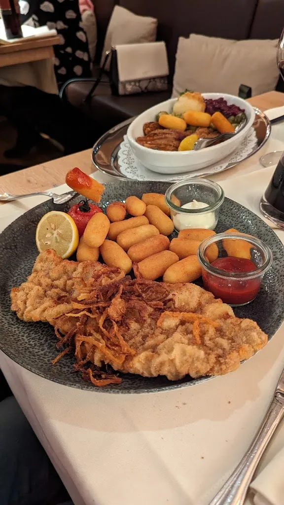 Zum Dorfkrug Restaurant_Wulmstorf_slider_image_3