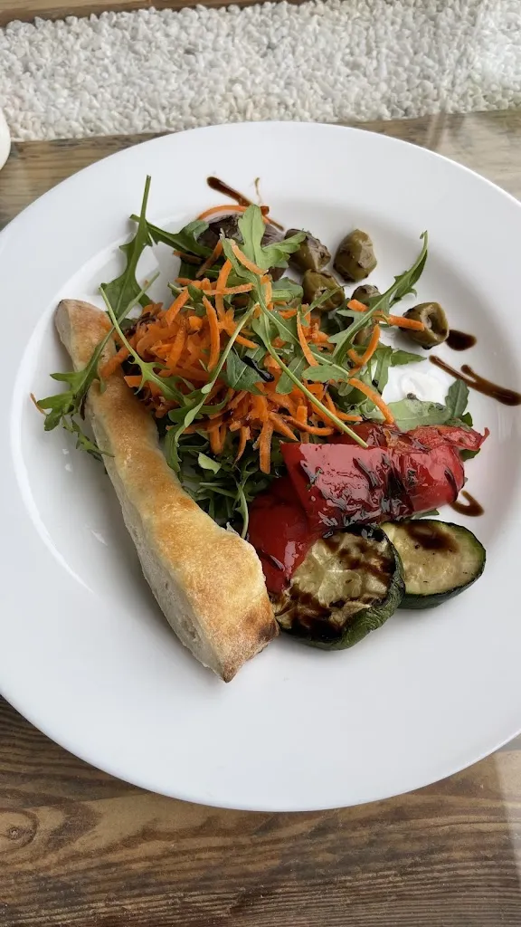 Charles_Da Silvio Tagesbar Pizzeria Feinkost_Ergolding_review