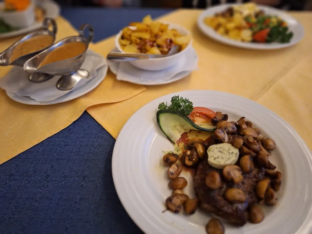 Teestube am Seedeich & Harlekin-Pub_Neuharlingersiel_slider_image_2