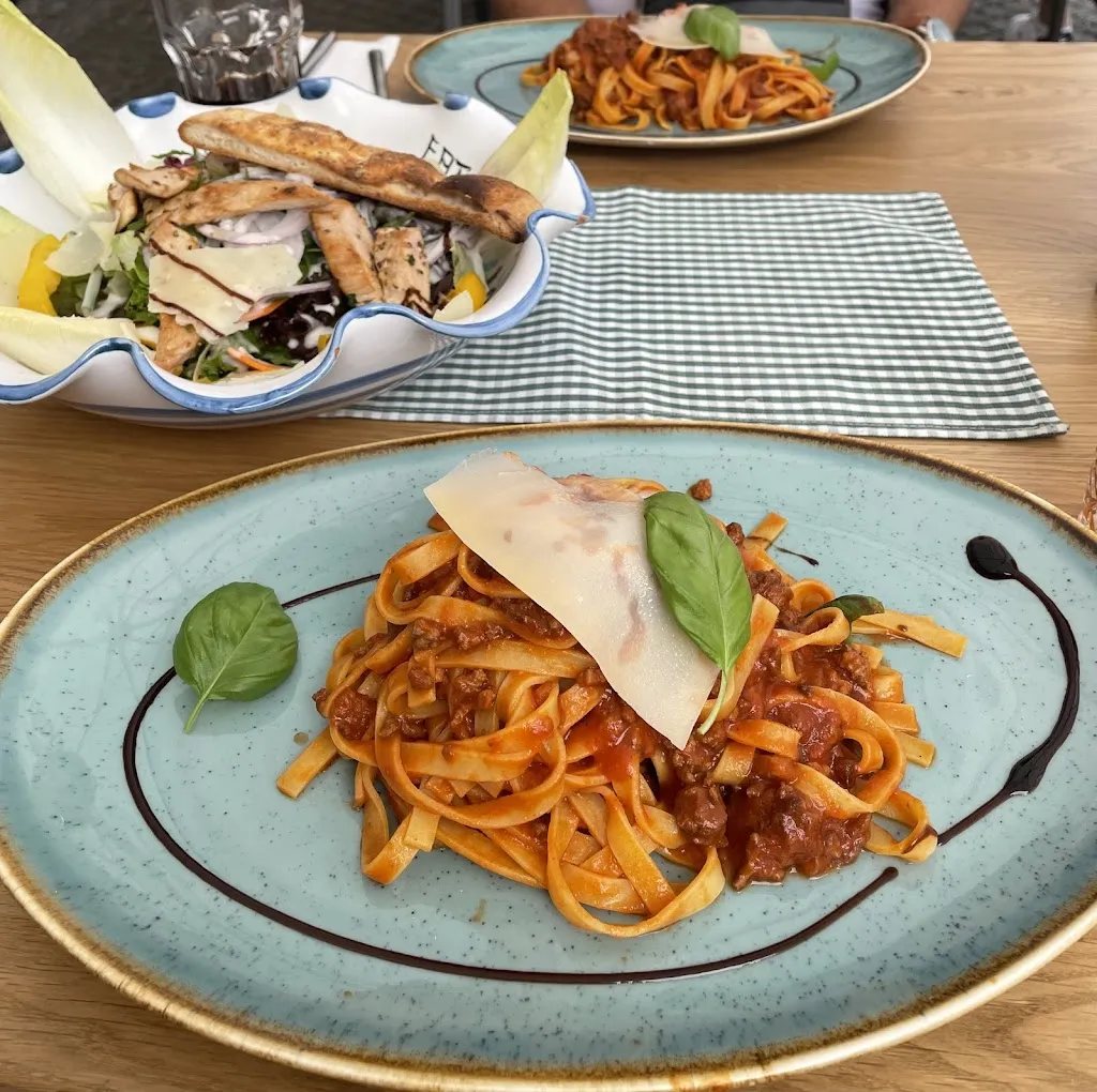 Eat-Italy-Landshut_Landshut_slider_image_3