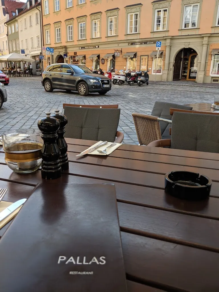 Lizette Pirtle_Pallas_Landshut_reseña