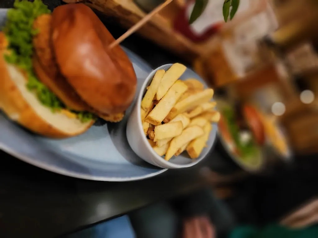 Daria Gac_Hans im Glück_Landshut_avis