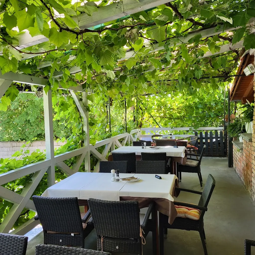 Zum Lamm restaurant in Otterstadt