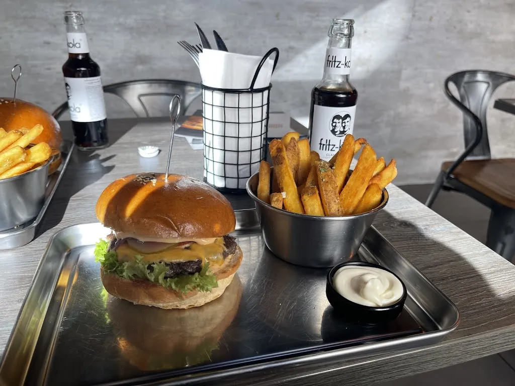 BURGERFABRIK burger & more_Peine_slider_image_3