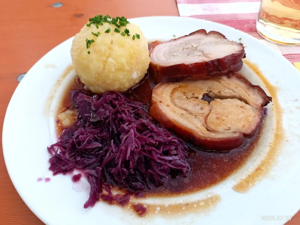 Sieglinde Leyrer_Gasthof zur Post_Eschlkam_reseña