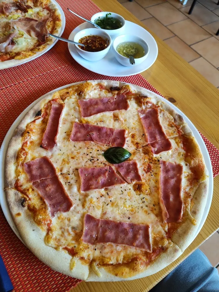 Amici Pizzeria Italiana_Stuhr_slider_image_3