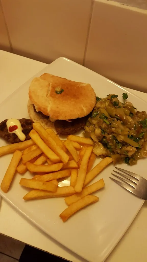 Cafetaria Pizzeria Oranje_Netherlands_slider_image_3