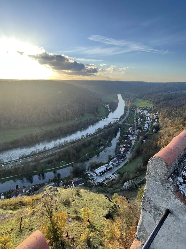 Linda Tamm Evasiuk_Ritterschänke Burg Randeck_Essing_review