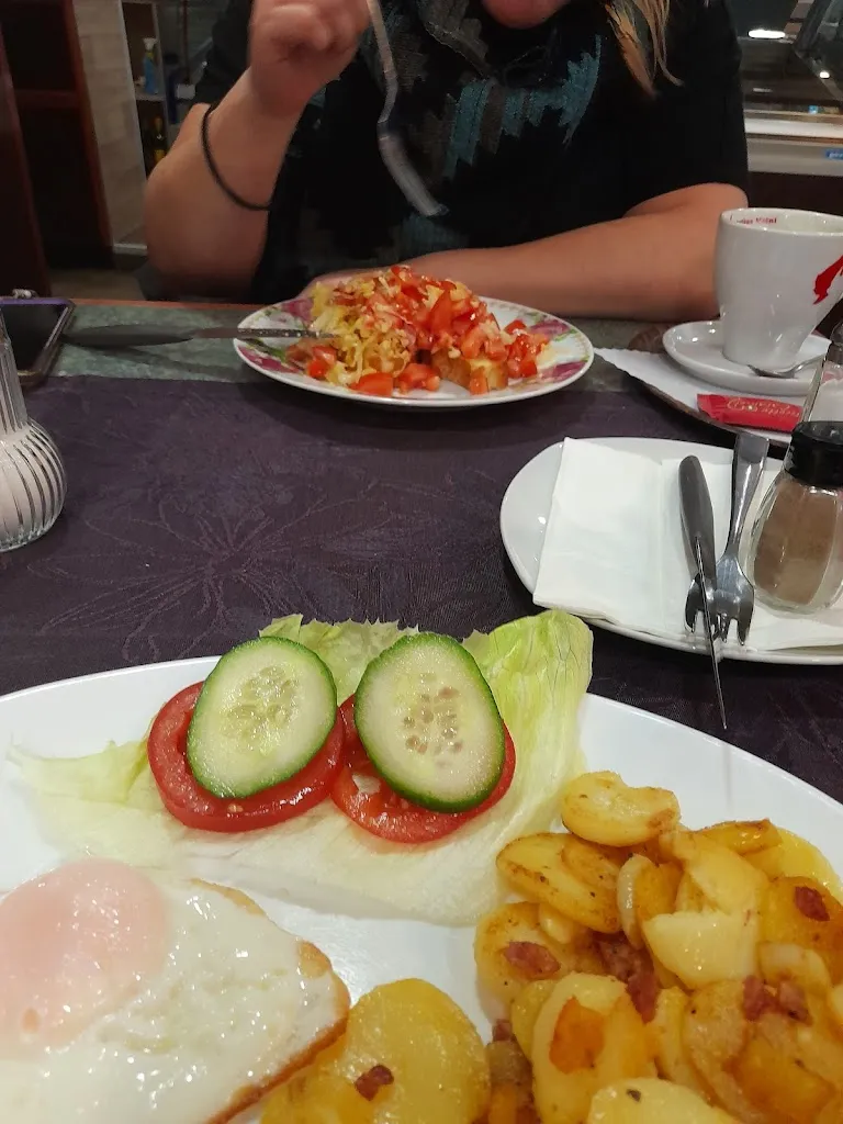 Menu_Bistro & Café am Brunnen_Schöningen_immagine_3