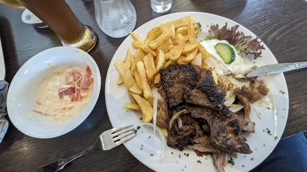 Herr Corneliu Bratescu_Restaurant Philipp_Schortens_review