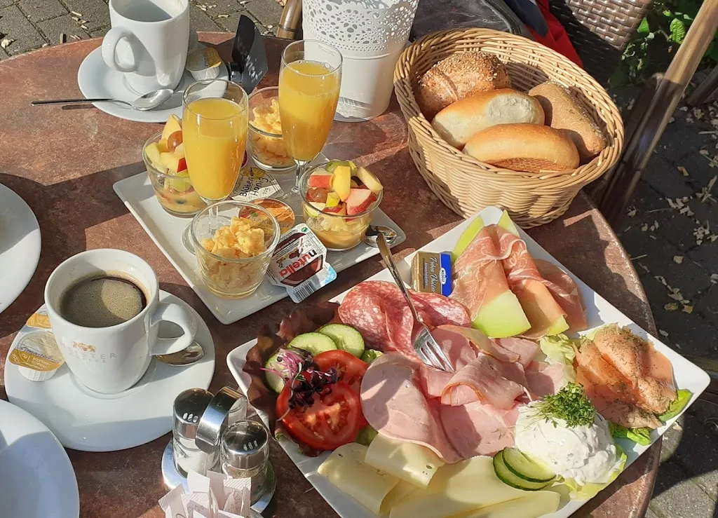 Renate D._Cafe Gutschabäck_Ettringen_review