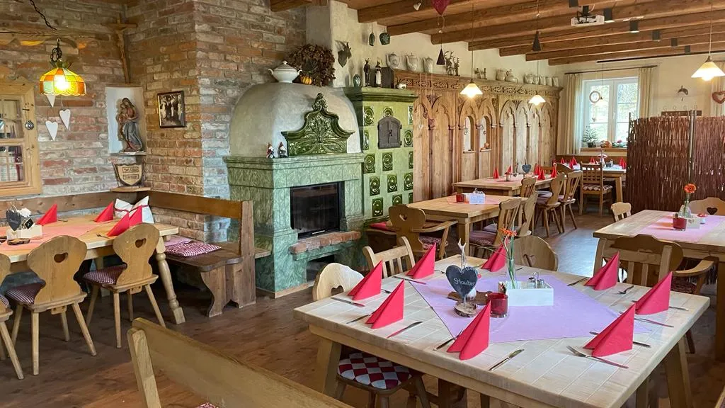 Wirtshaus beim Füchsle_Ettringen_slider_image_1