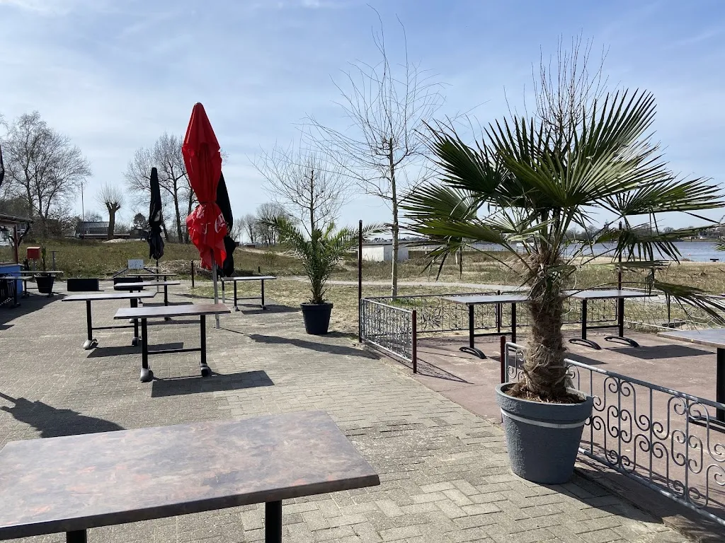 Alexander Hartkens_Strandhalle Harriersand_Schwanewede_recensione