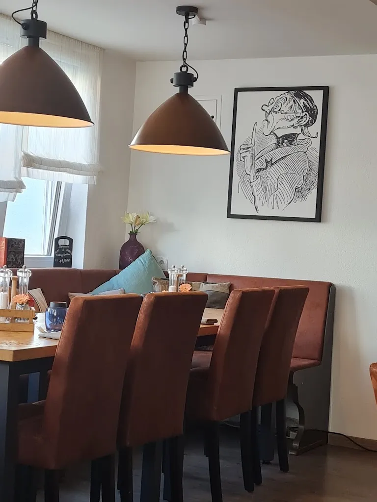 Bettina Lefler_Max & Moritz Ettringen_Ettringen_review