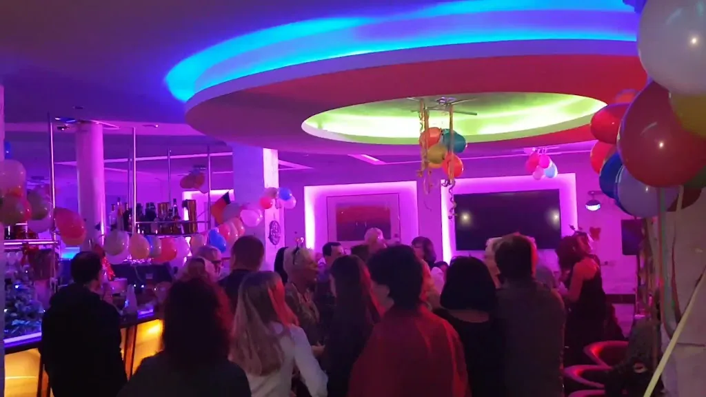 La Dolce Vita by Giovanna_Seesen_slider_image_2