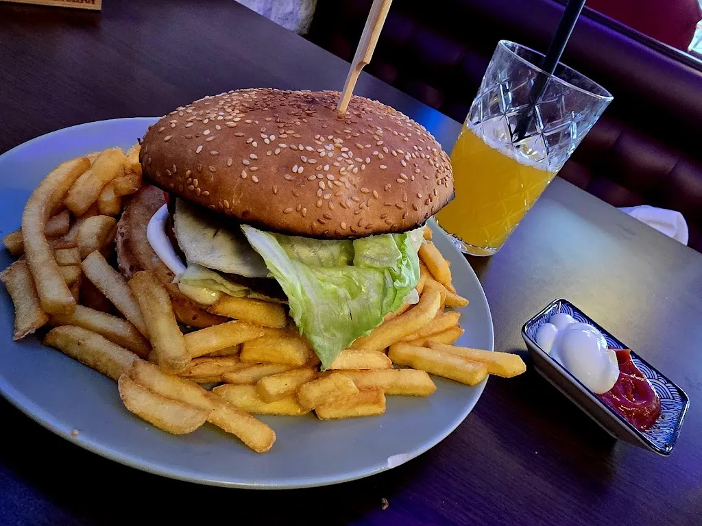 La Dolce Vita by Giovanna_Seesen_slider_image_3