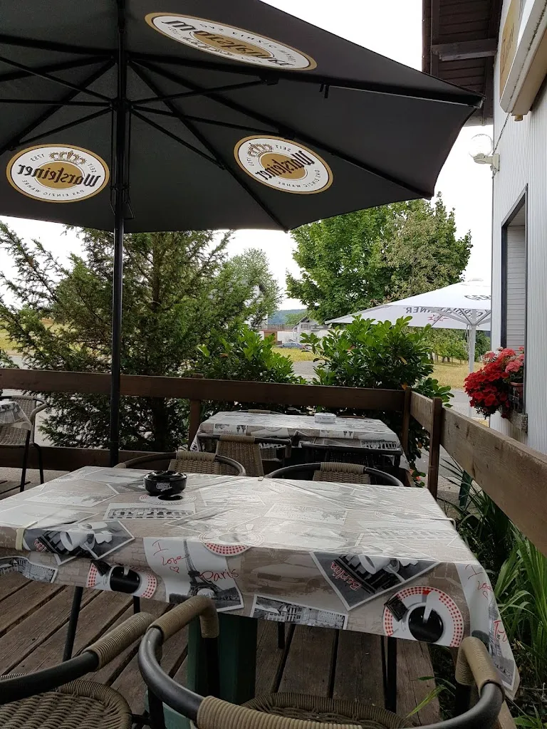 Zum Weissenstein restaurant in Niersbach