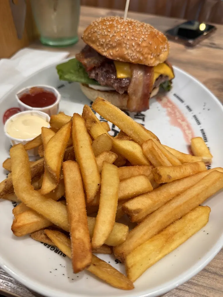 Jessica L_Burger House Wittlich_Wittlich_review