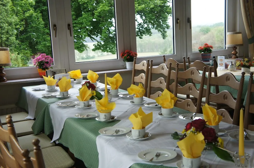 Café and Pension Höpen-Idyll ristorante a Schneverdingen