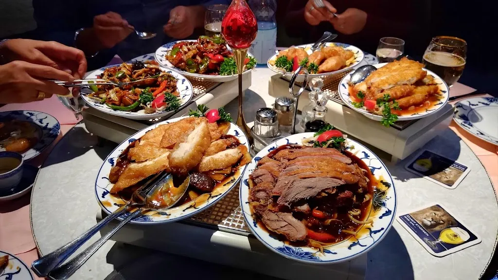 China-Restaurant Wong-Kei_Seelze_slider_image_3