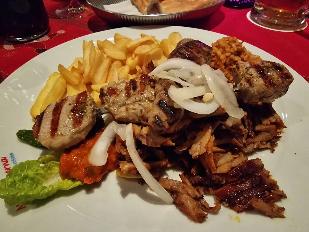 Nikos Taverna_Seevetal_slider_image_3