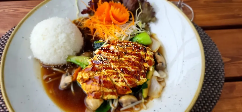 Anja Warnecke_Món Việt_Seevetal_review