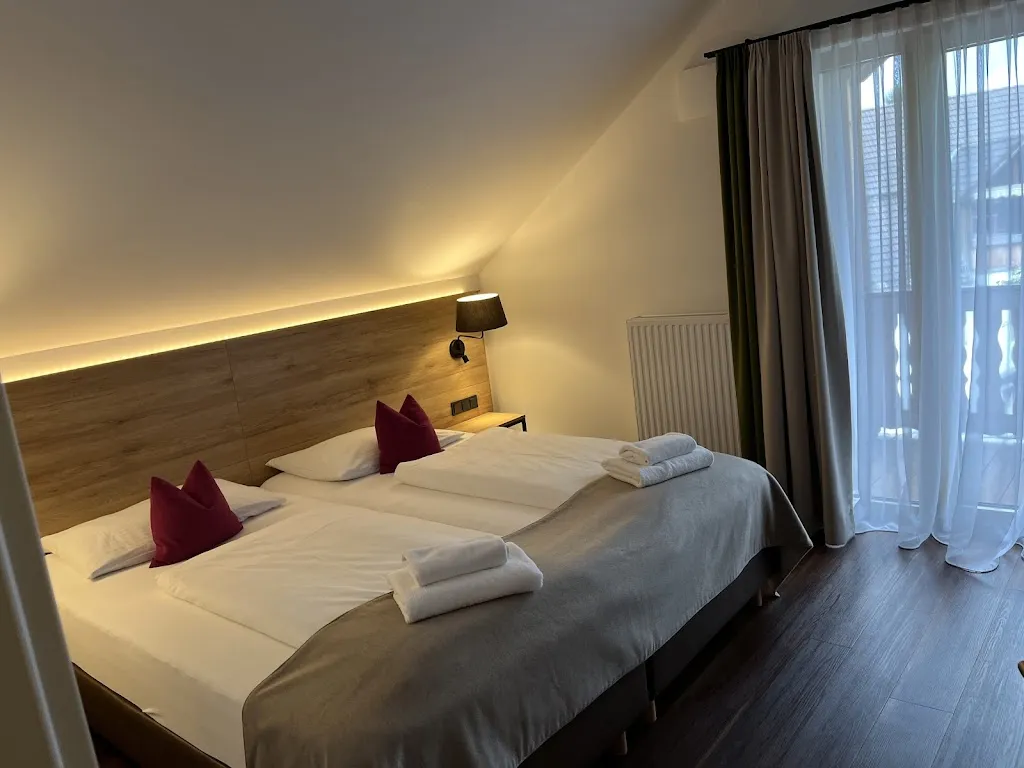 Stücklhof - Café & Pension_Eurasburg_slider_image_3