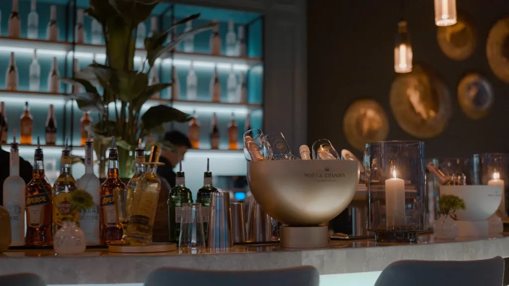 DIE NEUNTE | Restaurant & Skybar_Springe_slider_image_3