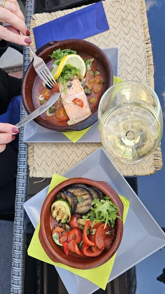 Victoria Knas_A Modo Mio_Springe_recensione