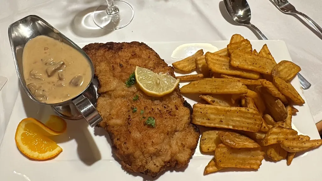 Manuela Lanzinger_Moorstübchen_Sustrum_review