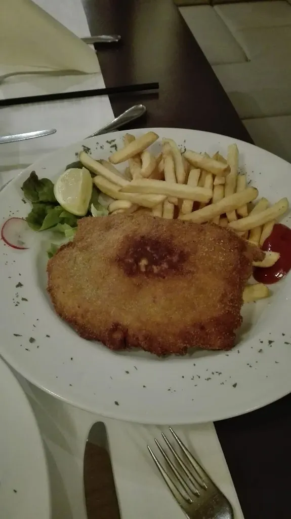 Andrew Rogers_Wirtshaus B13 *Kroatische Küche * Steak's * Burger * Vegetarische Gerichte_Fahrenzhausen_reseña