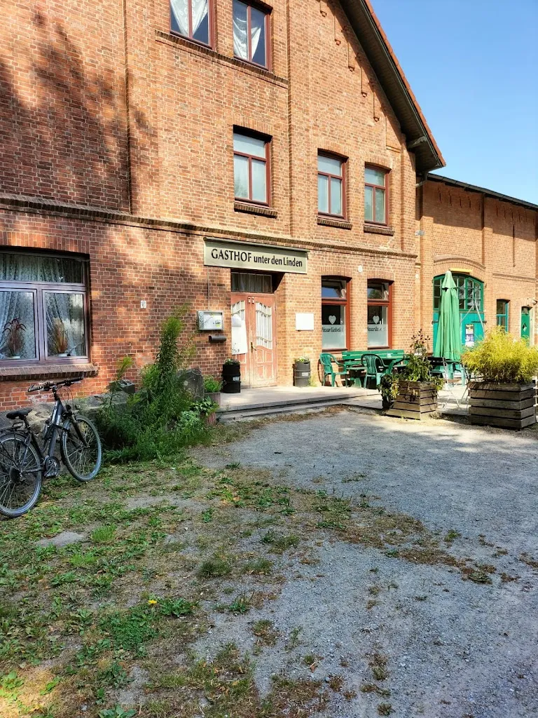 Gasthof Unter den Linden restaurant in Grönwohld