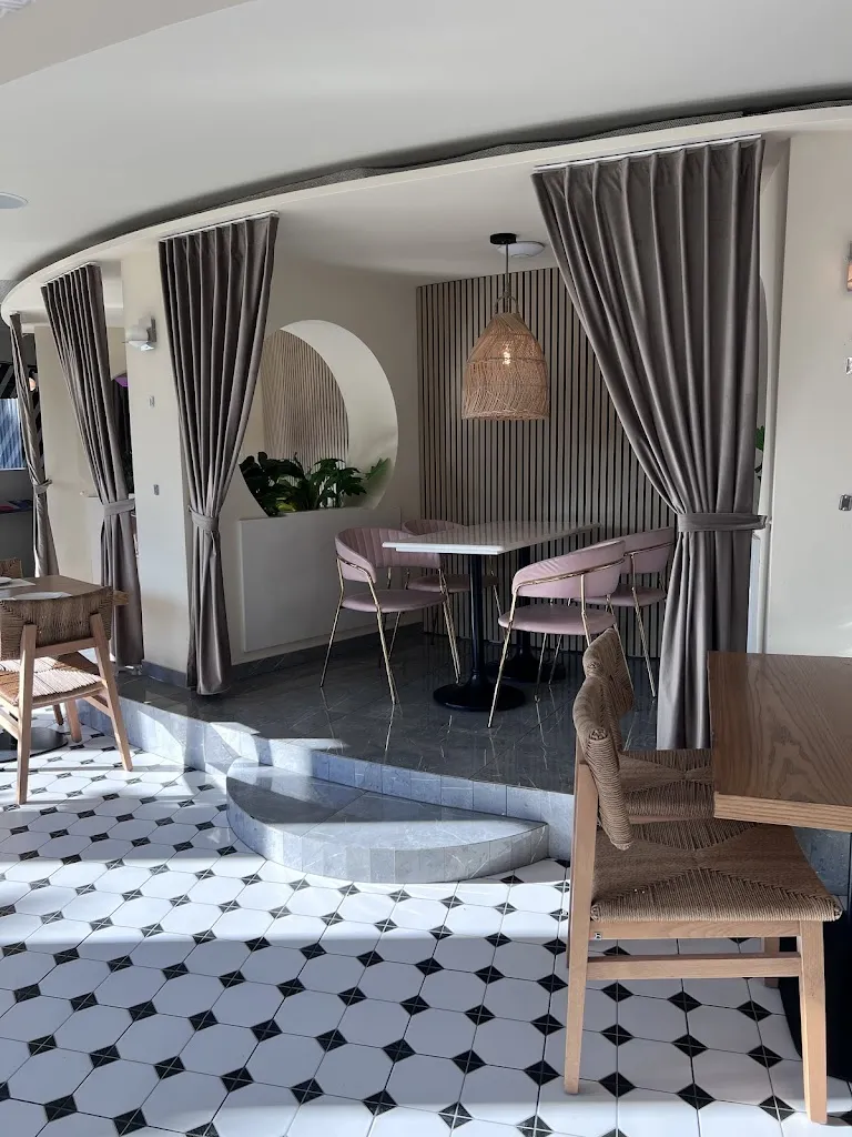 Faros - eine Ouzo Philosophie_Tübingen_slider_image_3