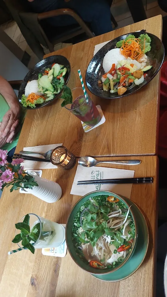 Helene Goth_SaiGon 1994 Restaurant_Tübingen_review