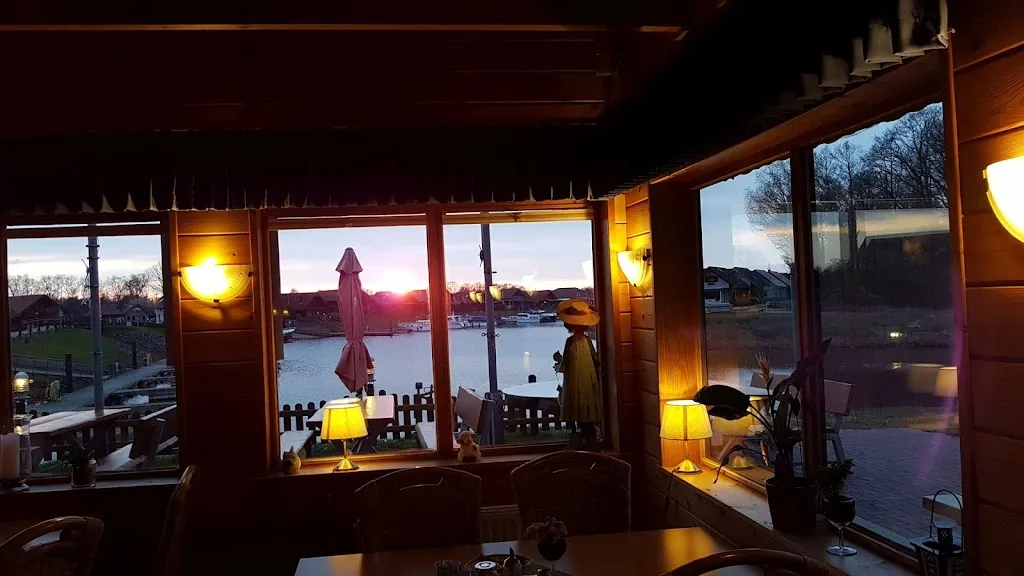 Hafencafé Marinapark_Walchum_slider_image_1