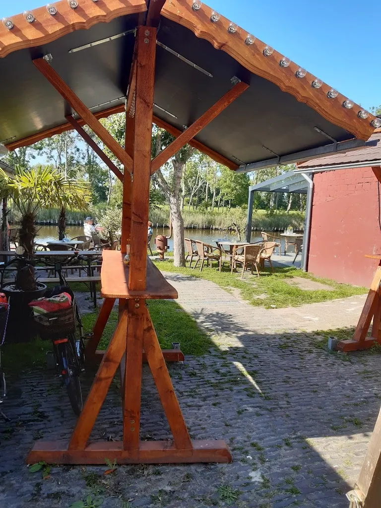 Jörg Schuster_Hafen Schnecke_Varel_review