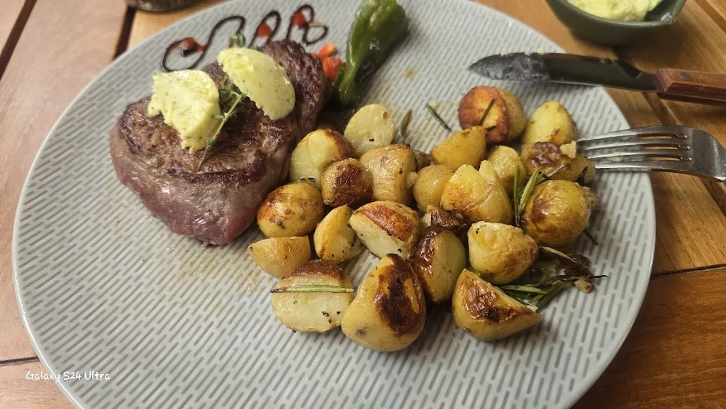 emma._Varel_slider_image_2