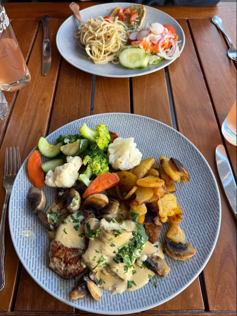 emma._Varel_slider_image_3