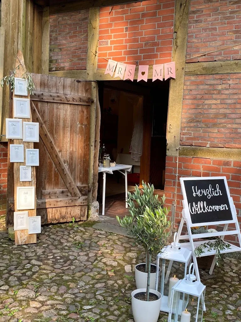 Mimi Thomy_Stephan Aldag_Wenzendorf_review