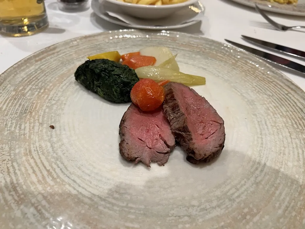 never_Differente_Zürich_avis