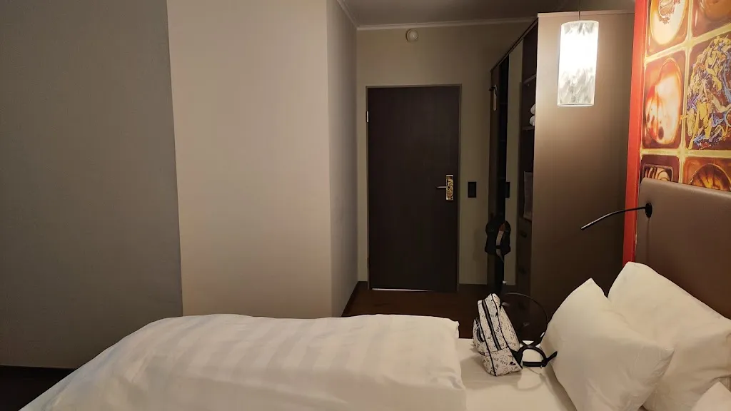 Robert Everdeen-Johansson_Das Schokoladenhotel_Westerstede_review