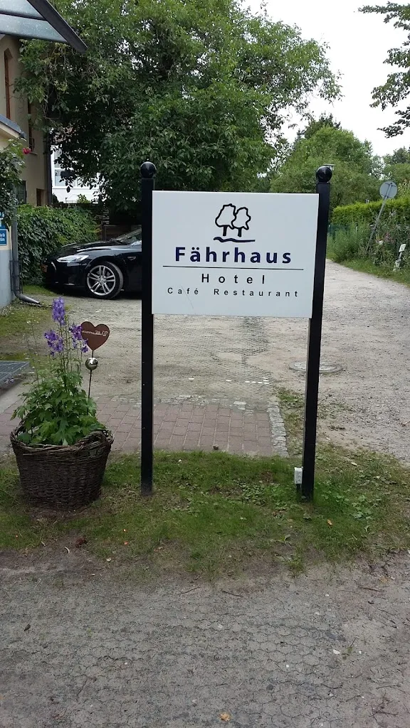 Dom_Hotel Fährhaus GmbH_Woltersdorf_review