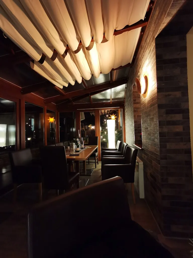 Timo Gertler_Carl’s Kneipe_Heringsdorf_review