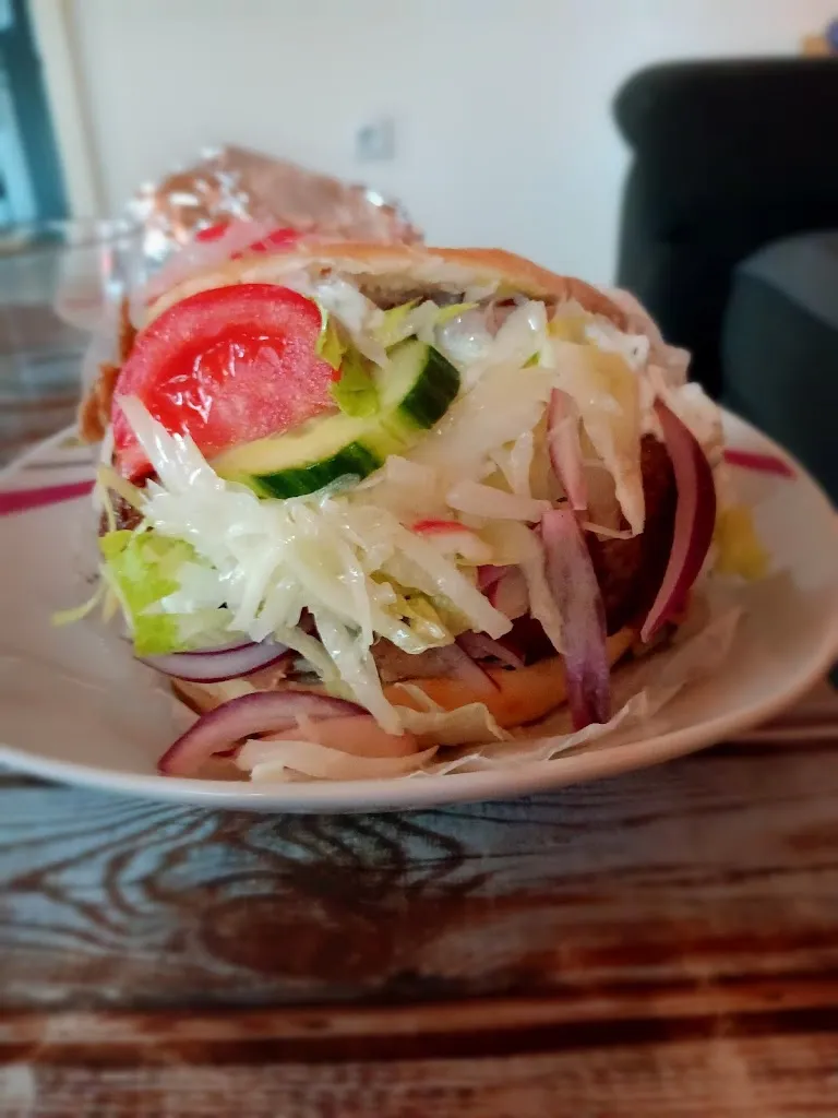 Menu_Gut Essen & Trinken Pizzeria und Grillspezialitäten am Schloss \ neuenburger Pizzaria_Zetel_immagine_7