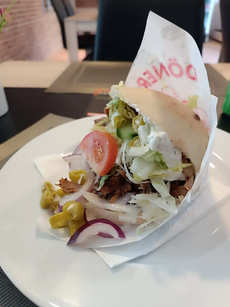 Holger Pellny_Gut Essen & Trinken Pizzeria und Grillspezialitäten am Schloss \ neuenburger Pizzaria_Zetel_review