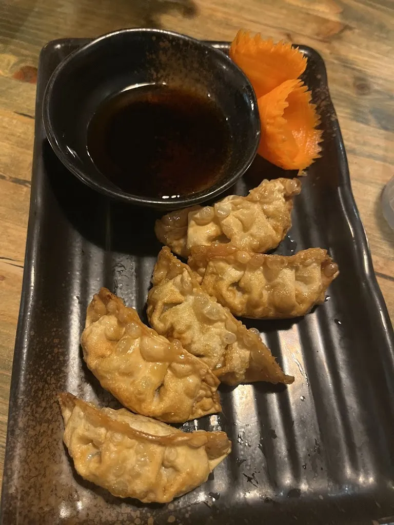 Nikhil Kevin Jones_Huong Viet_Erlangen_avis