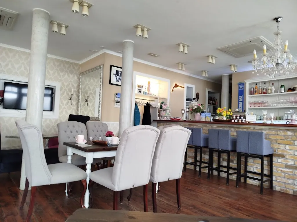 Manuela Mai_MARTHA‘S Ostseebad Wustrow_Wustrow_review