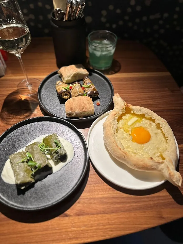 Phillip Bono_Café ღVino_Erlangen_review