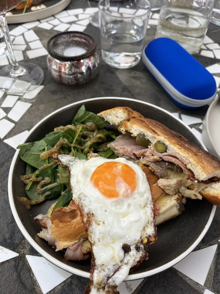 ian Mitchell_Herzstück_Erlangen_review